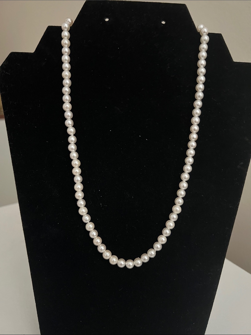 Lustrous White Faux Pearl Necklace - Vintage